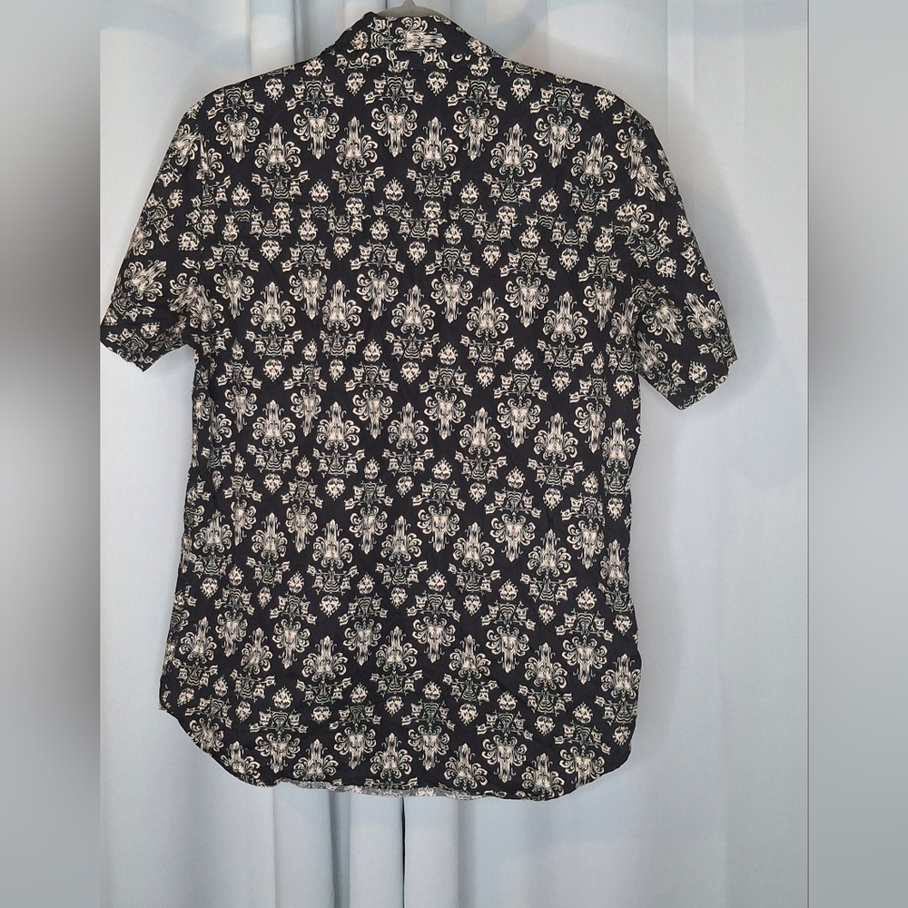 Disney Haunted Mansion Our Universe Short Sleeve Button Up Shirt M - Picture 3 of 7